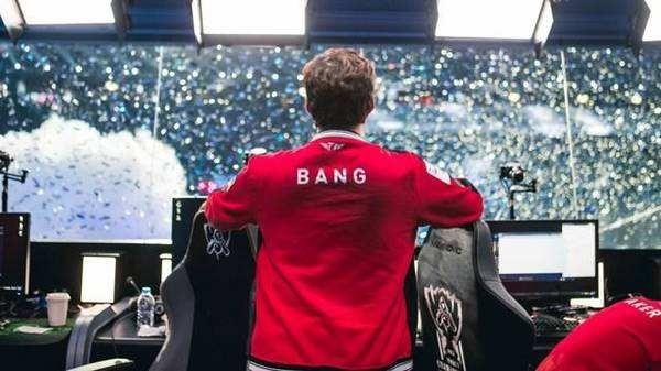 电竞比分EliGE：我不认为s1mple打完这次比赛后就会说“不想打了”