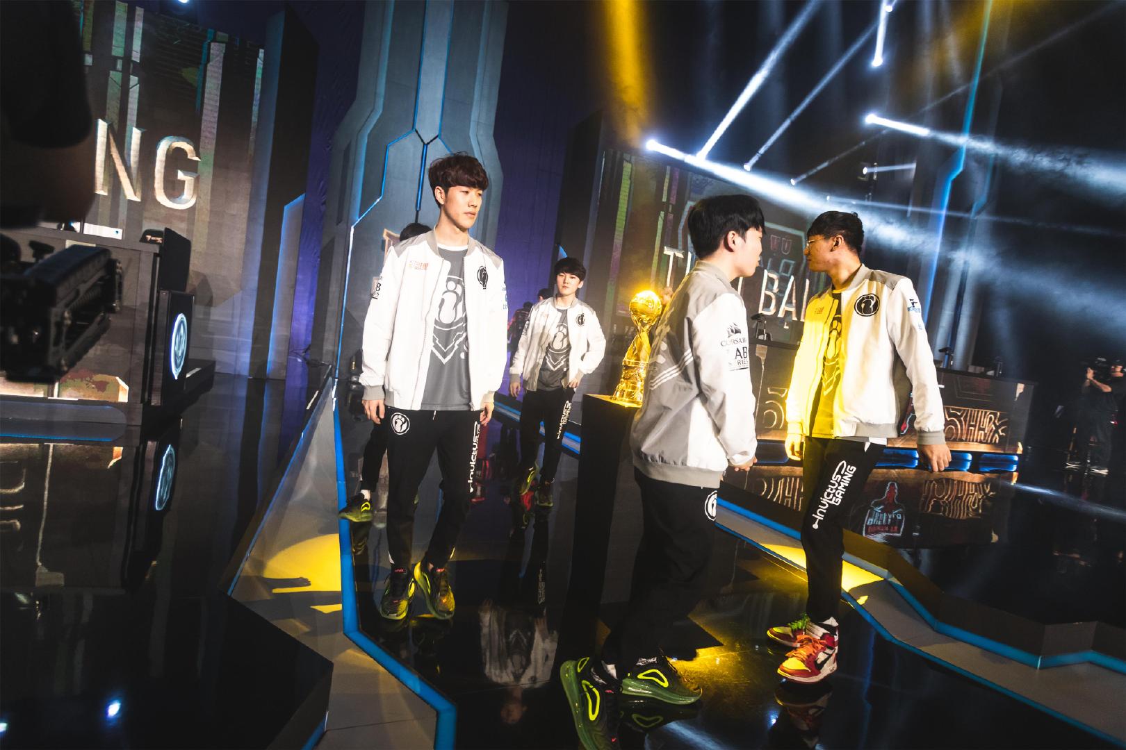 H4cker登场LPL六周年：希望你永远有光！