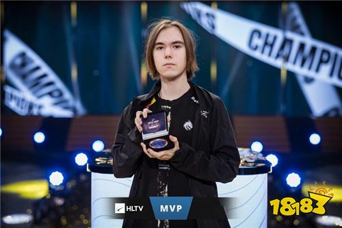 标准的碾压比赛！ deokdam 的滑板鞋在所有 Way 和 KT Rolster 的推动下表现出色，将所有 Way 的分数扳平