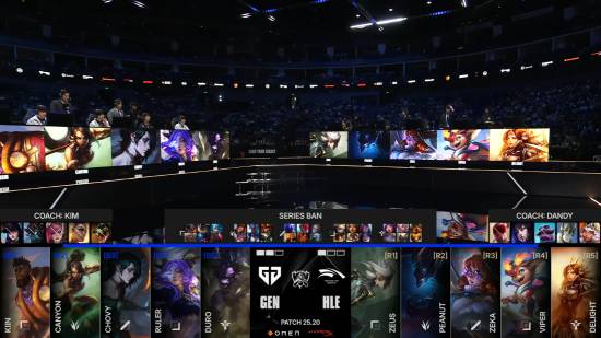 BLG选手正赛返图：ELK笑容清澈，替补Lvmao向队友献策